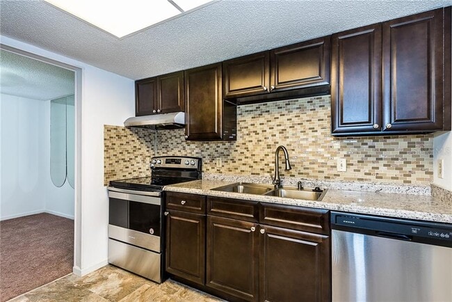 Building Photo - 4022 Beaver Ln