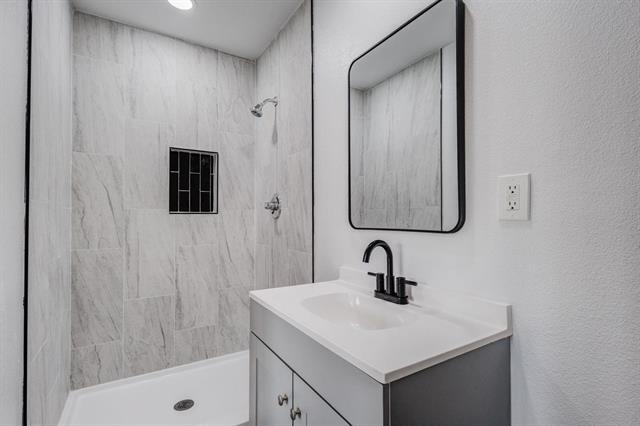 Building Photo - 322 NE 29th St