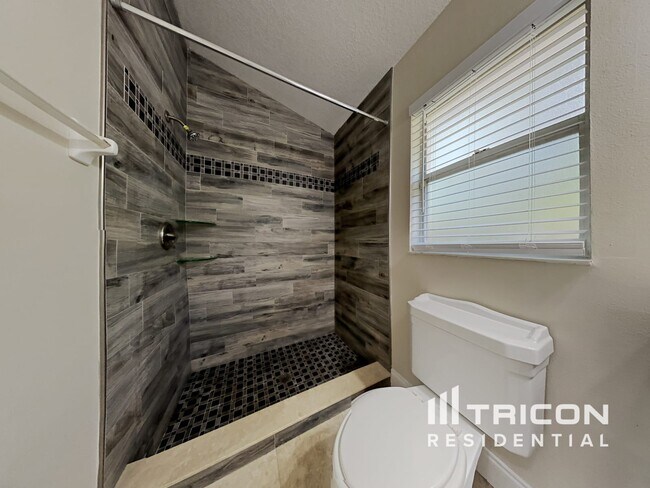 Building Photo - 367 Masson Ct