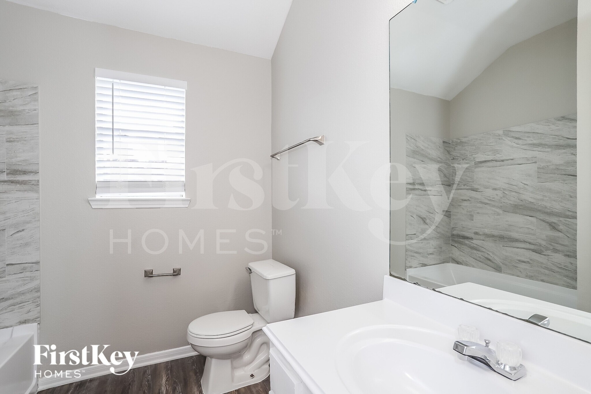 Building Photo - 16318 Autumn Leigh Dr