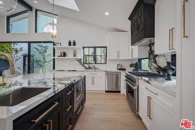 Building Photo - 12672 Stanwood Dr