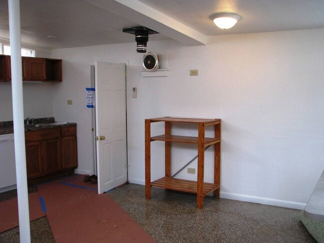 Building Photo - PENDING LEASE Foxhaven Farm Cottage