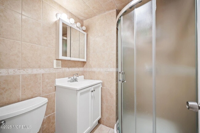 Building Photo - 601 4th Ave