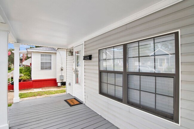 Building Photo - Downtown Pensacola Home For Rent