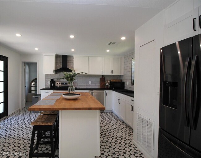 Building Photo - 3799 Quails Walk