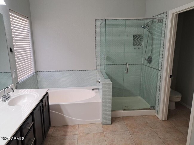 Building Photo - 2045 E Indian Wells Dr