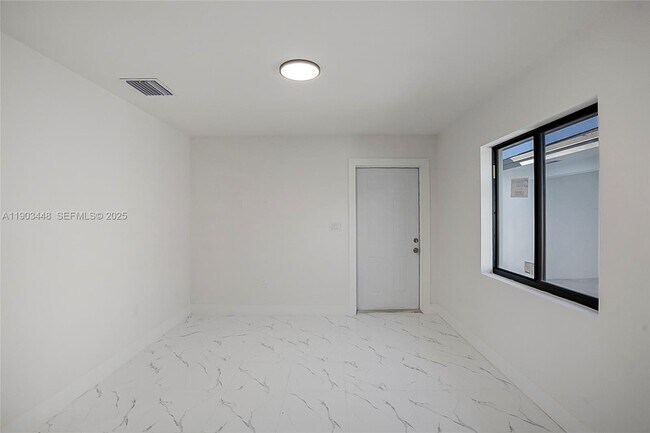 Building Photo - 10362 SW 180th St