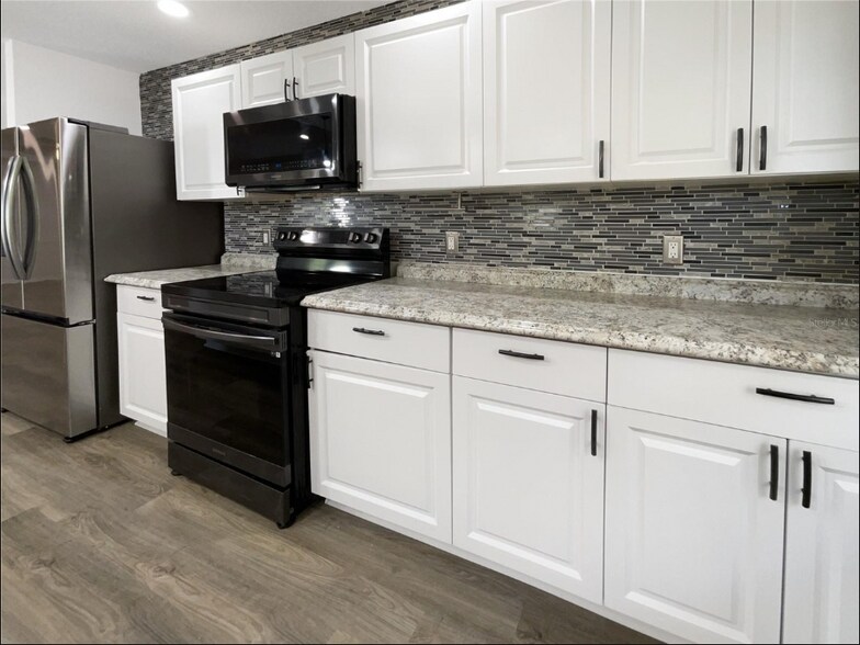 Building Photo - 2334 W Price Blvd