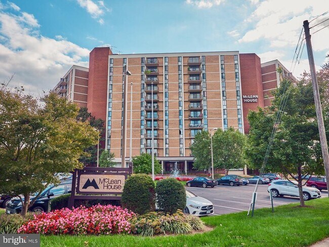 Primary Photo - 6800 Fleetwood Rd