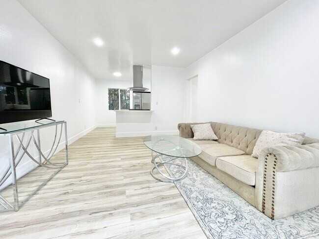 Building Photo - 634 Flower Ave Venice, CA 90291