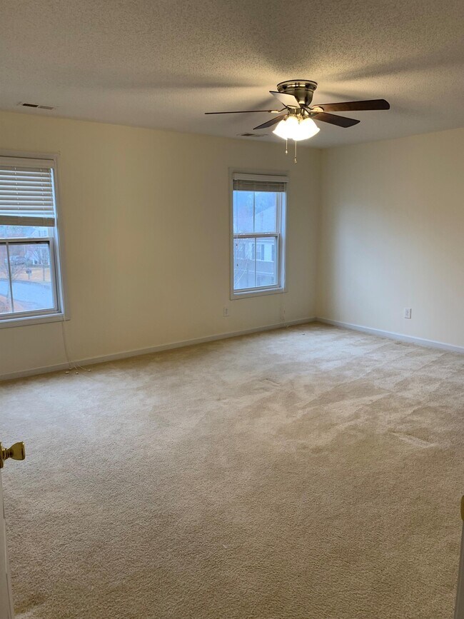 Building Photo - 1800 Lake Carolina Dr