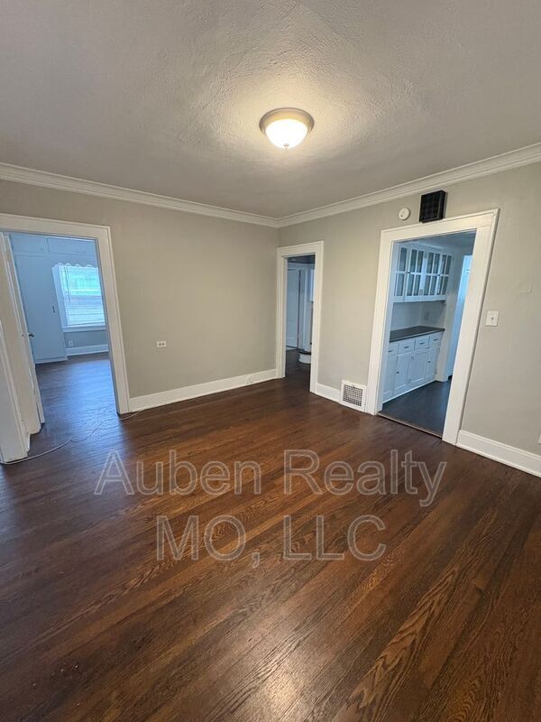 Building Photo - 5304 Harrison St