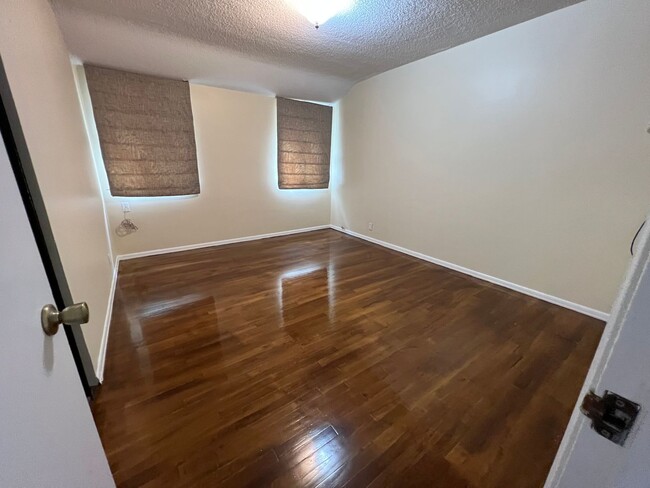 Building Photo - SILVER SPUR EXECUTED FAMILY HOME