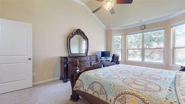 Building Photo - 28511 Pleasant Forest Dr