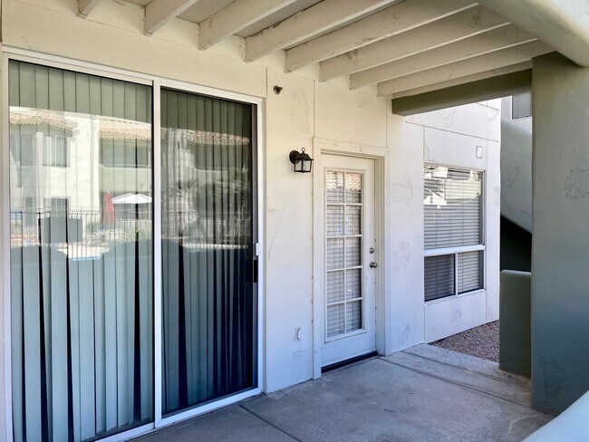 Building Photo - Ground Floor 1 Bedroom 1 Bathroom in Lakeshore @ Anderson Springs