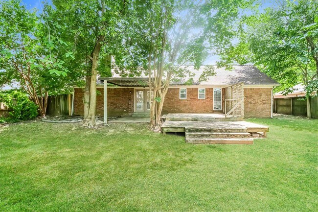 Building Photo - 8210 Valley Ridge Trail