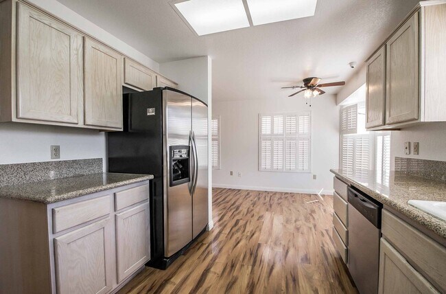 Building Photo - Sun City Summerlin - Golf Course Community...