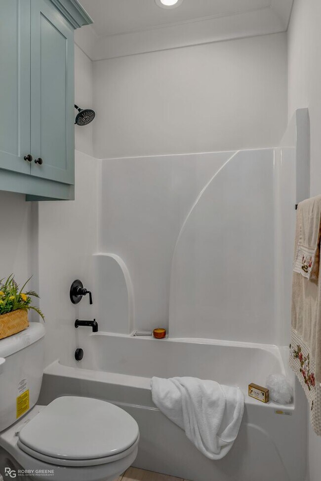 Building Photo - Gorgeous 3 bed 3 bath home for lease | Nor...