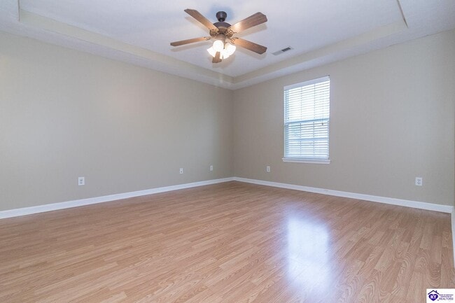Building Photo - 212 Applewood Ln