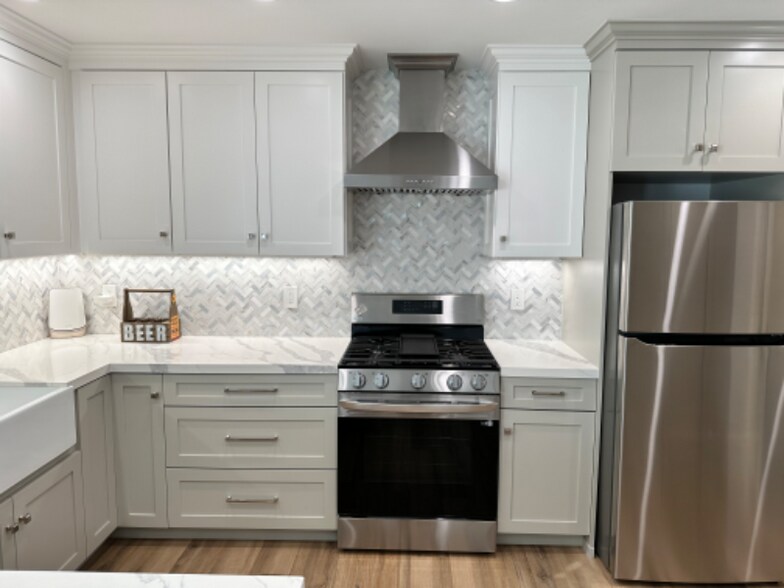 Building Photo - 1009 N Prospero Dr