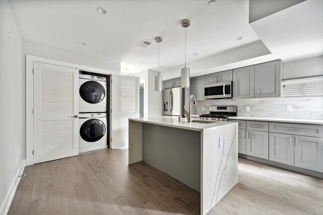 Building Photo - 3834 Baring St