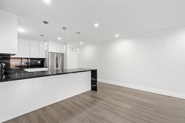 Building Photo - 9405 SW 76th St