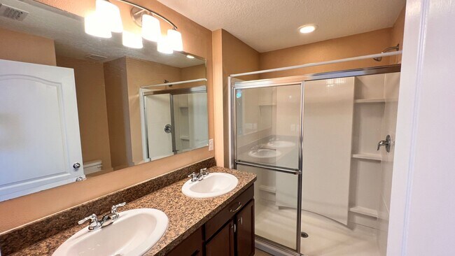 Building Photo - Charming 3 Bedroom, 2 Bathroom Home in Kis...