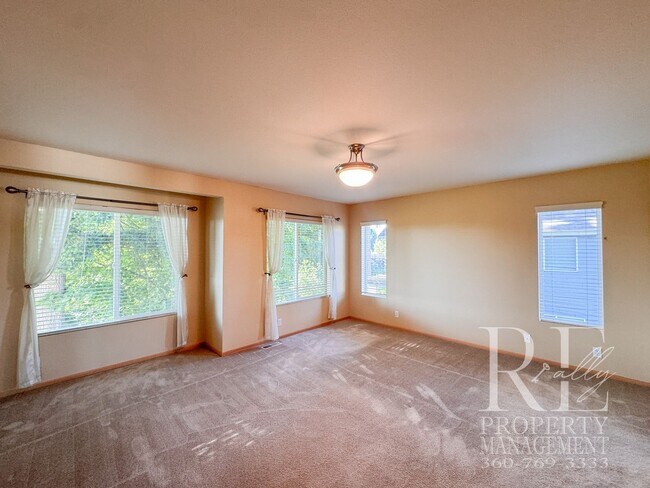 Building Photo - 18128 Mt Walker Dr NE