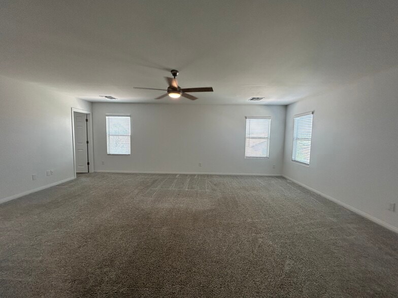 Building Photo - 9208 W Coolidge St