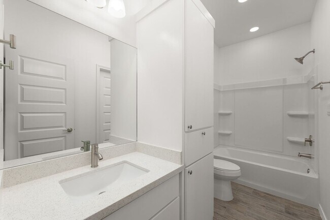 Building Photo - 2718 Maria Dr