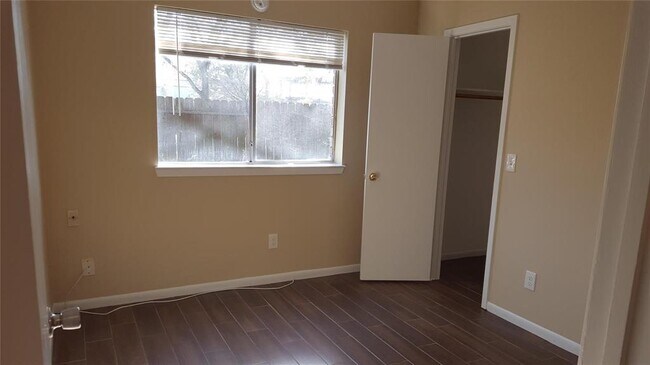 Building Photo - 18206 Brooknoll Dr