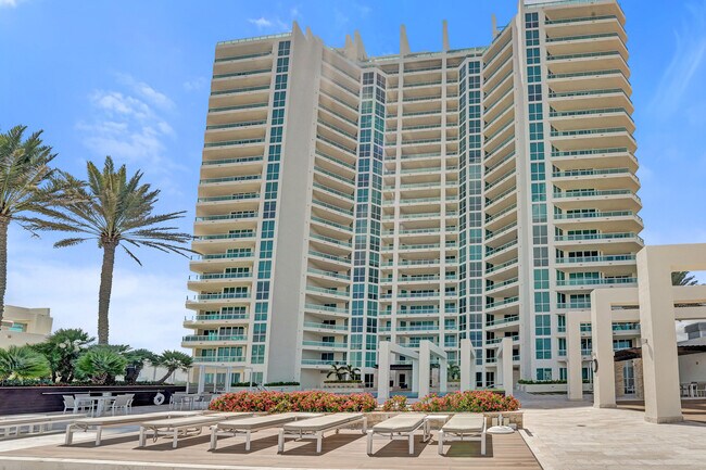 Building Photo - 101 S Fort Lauderdale Beach Blvd