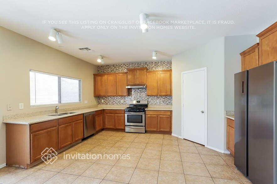 Building Photo - 11867 W Sherman St