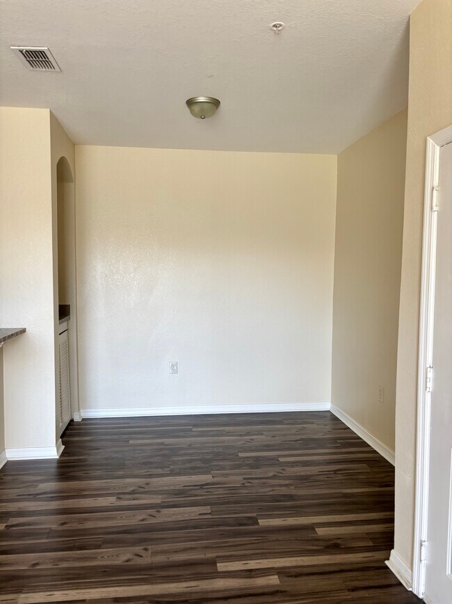 Building Photo - 1375 Lake Shadow Cir