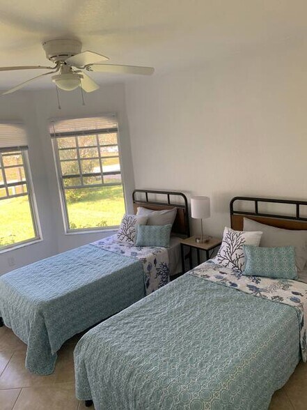 Building Photo - 4973 Viceroy St