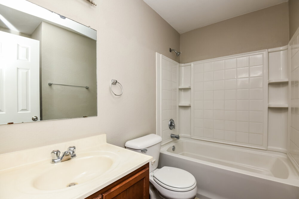 Building Photo - 205 Cres Ridge Dr