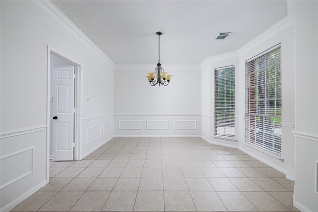 Building Photo - 107 N Sunny Slope Cir