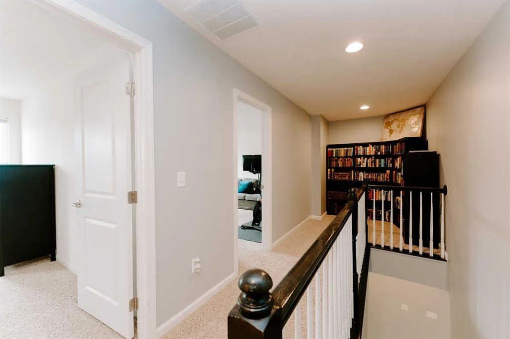 Building Photo - 3297 Cres Falls Way