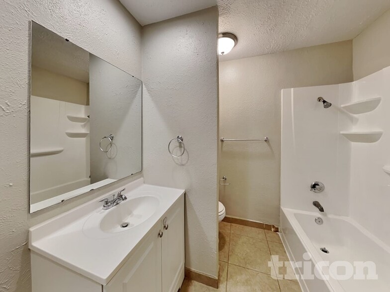 Building Photo - 2407 Springridge Dr