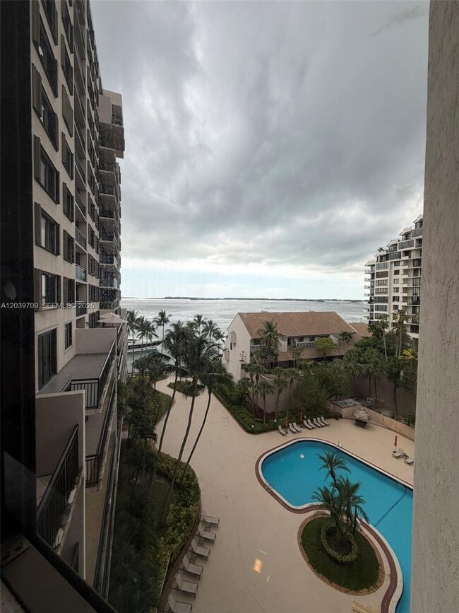 Building Photo - 540 Brickell Key Dr