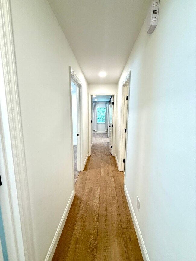 Building Photo - GORGEOUS, COMPLETELY REDONE 3/2 MAITLAND H...