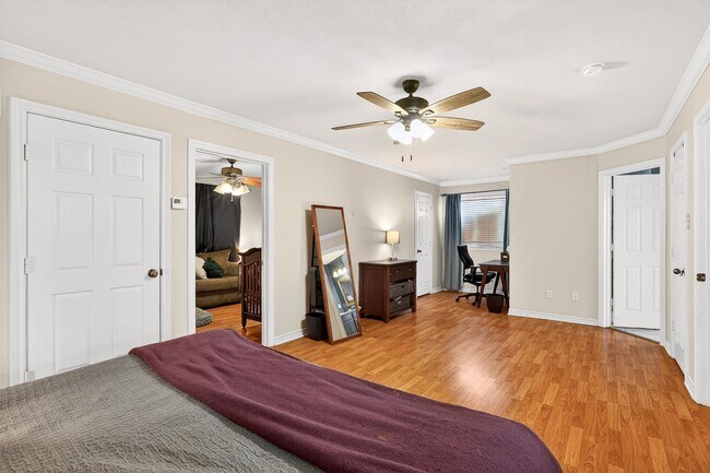 Building Photo - 1308 Roanoke Ct