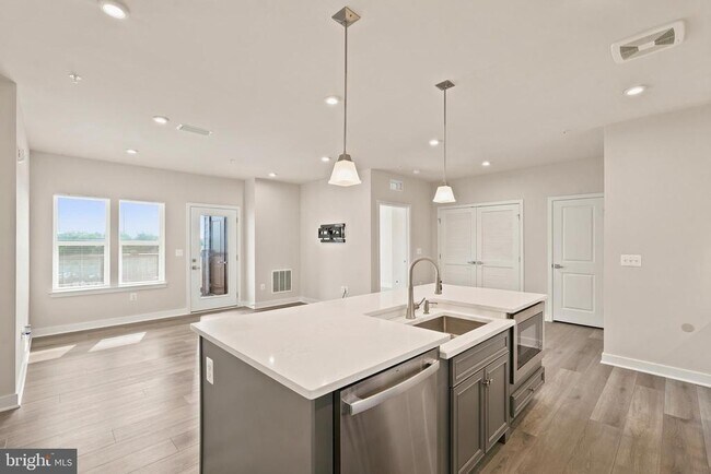 Building Photo - 4399 Peach Lily Ln