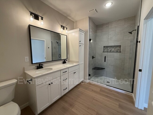 Building Photo - 3545 Sand Dr