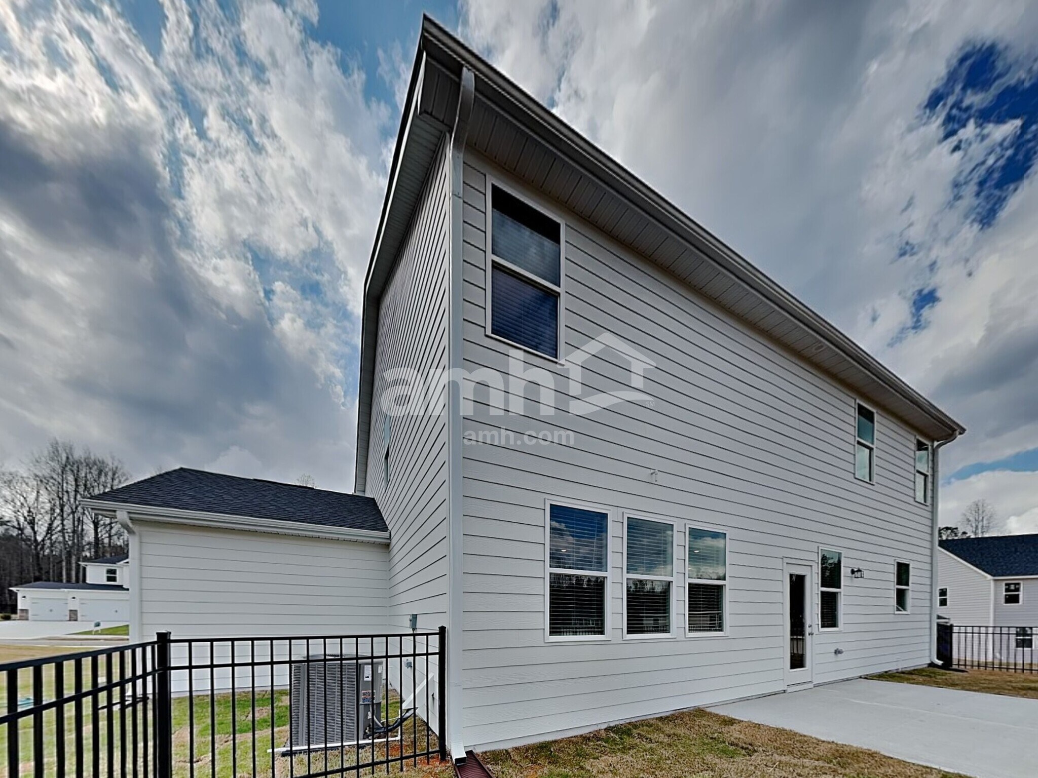 Building Photo - 347 Hickory Pointe Rd