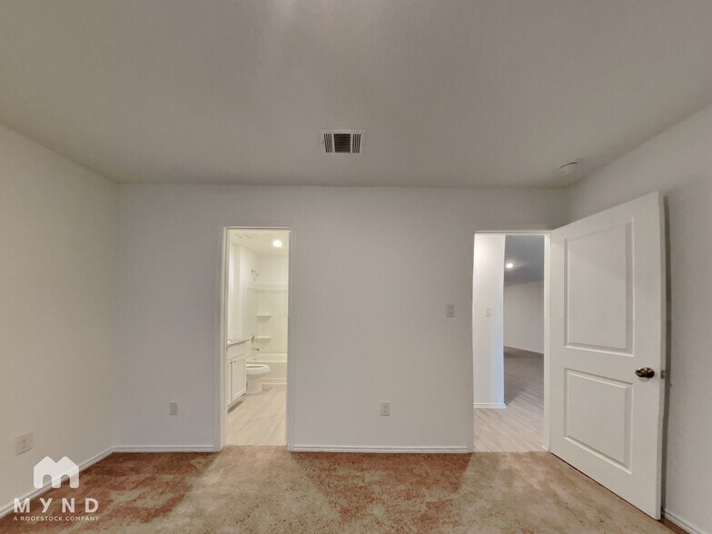 Building Photo - 14533 Payton Flts