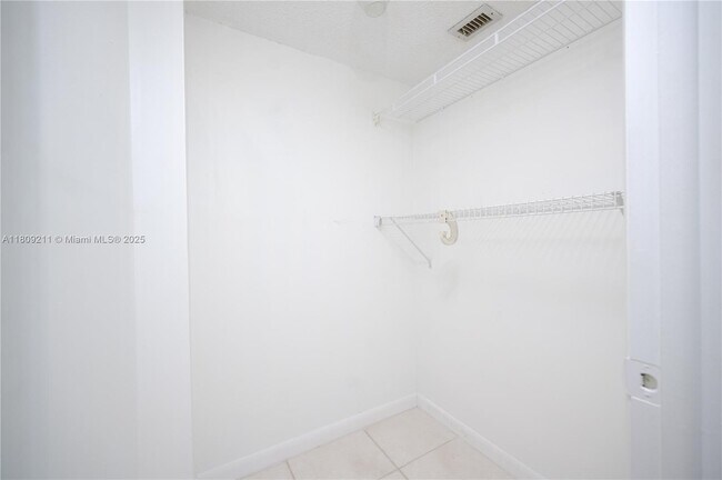 Building Photo - 404 NW 68th Ave