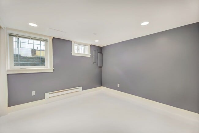 Building Photo - 4709 Stone Way N