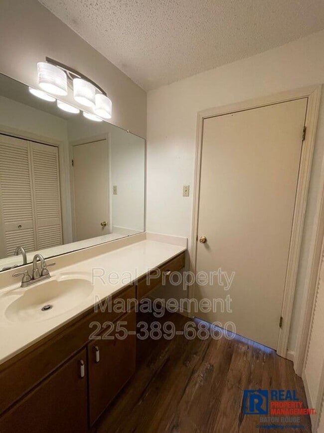 Building Photo - Townhome: Quail Hollow (25% OFF FIRST MONT...