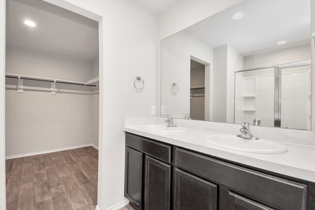 Building Photo - 9810 Laurel Lake Dr